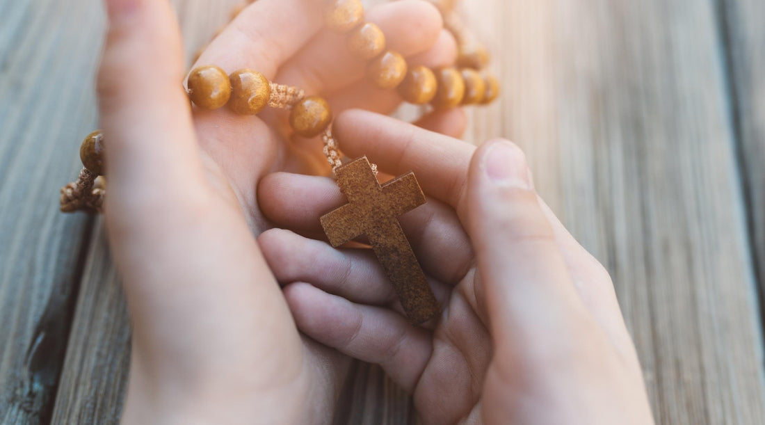 Our Lady's 15 Promises for Praying the Rosary-Catholically