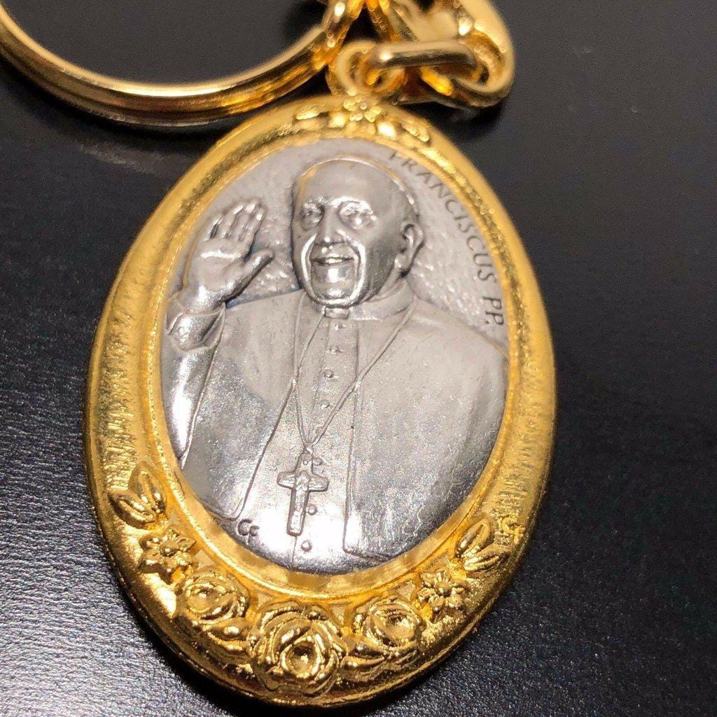 Blessed by Pope Francis - Nice Key ring - Keychain medallion - Catholically