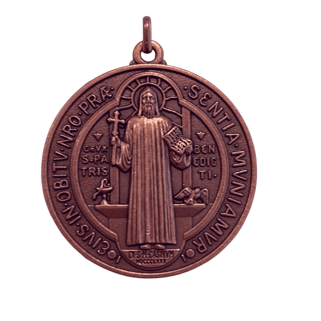 Medalla de san Benito, una protección contra el demonio - Regnum