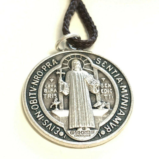 Caritas et Fides Bulk Pack of 3 - Round St Benedict Medals Catholic  Powerful Protection from Evil and Overcoming Addiction, 1 1/4 Diameter with  Silver Oxidized Finish, Made in Italy