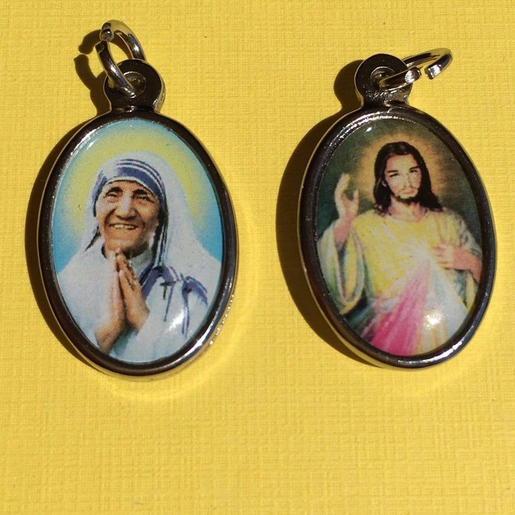 St. Mother Teresa -San Madre Teresa Calcutta -Medal -Pendant -Charm -Blessed - Catholically