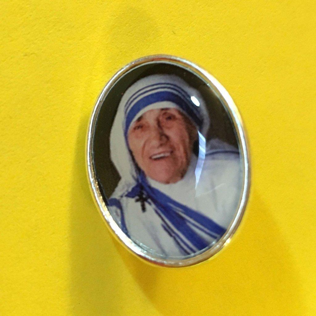 St. Mother Teresa -San Madre Teresa Calcutta -Medal -PIN-Charm -Blessed - Catholically